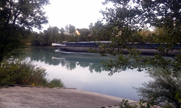 Le canal du Rhône de Pierre-Bénite à Grigny